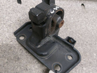 подушка крепления двигателя Toyota Verso 1 поколение (2009 - 2013), 2.0 л., D-4D