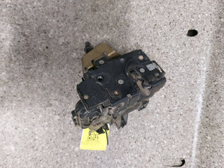 замок двери задней правой Audi A6 4B/C5 (1997 - 2001)