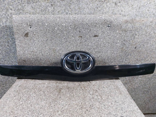 накладка подсветки номера Toyota Verso 1 поколение (2009 - 2013)
