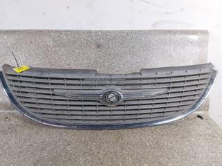 решетка радиатора Chrysler Voyager 4 поколение (2001 - 2004), 00000