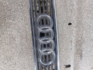 решетка радиатора Audi A4 B5 (1994 - 1999), 8D0853651E