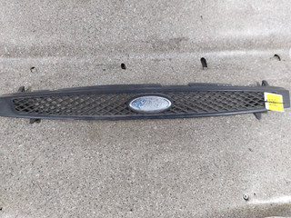 решетка радиатора Ford Fiesta 5 поколение (2001 - 2007), 2S618200AGW