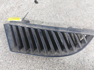 решетка радиатора Mitsubishi Colt 6 поколение (Z20/Z30) 2005, MN127773