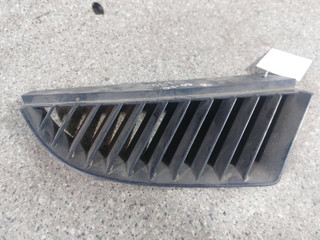 решетка радиатора Mitsubishi Colt 6 поколение (Z20/Z30) 2005, MN127774