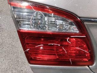фонарь крышки багажника левый Nissan Maxima A33 (2000 - 2005), седан
