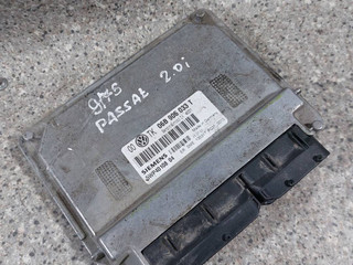 блок управления двигателем Volkswagen Passat B5 [рестайлинг] (2000 - 2005), 2.0 л., i, AZM, бензин, МКПП, 06B906033T, 5WP4010804