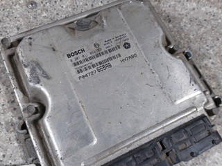 блок управления двигателем Chrysler Voyager 4 поколение (2001 - 2004), 2.5 л., CRD, VM20C, дизель, 5МКПП, передний привод, P04727665AB, 0281011064