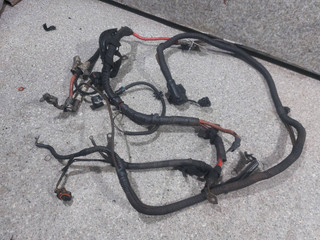 плюсовой провод аккумулятора Opel Zafira 2 поколение (B) (2005 - 2008), 1.9 л., CDTi, Z 19 DT, дизель, МКПП, 55561062