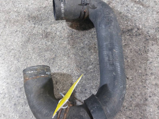 патрубок радиатора Volkswagen Golf 4 поколение (1997 - 2006), 1.6 л., i, BFQ, бензин, АКПП, 1J0121063D