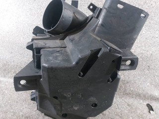 корпус воздушного фильтра Volvo S60 1 поколение [рестайлинг] (2004 - 2009), 2.4 л., D5, D 5244 T, дизель, 5МКПП, передний привод, 30636830
