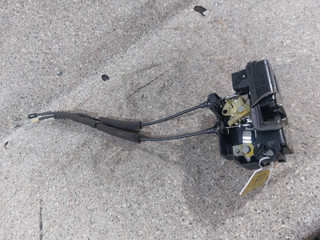 замок двери передней правой Chevrolet Captiva 1 поколение (2006 - 2011)