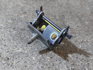 петля крышки багажника Ford Fusion 1 поколение [рестайлинг] (2005 - 2012)