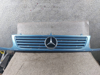 решетка радиатора Mercedes-Benz V-Класс W638 (1996 - 2003), A6388880515
