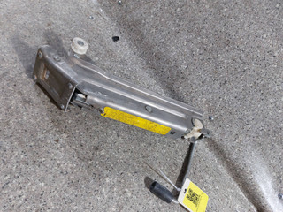 домкрат Audi A6 4F/C6 (2004 - 2008), 4F0011031