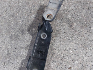 петля капота левая Citroen C5 2 поколение (2008 - 2017), 9682531180