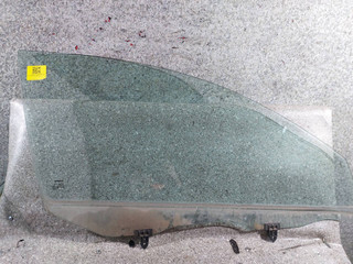 стекло двери передней правой Nissan Primera P12 2005