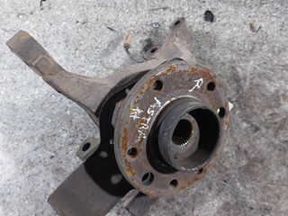 ступица передняя правая Opel Astra H (2004 - 2007), 1.4 л., i, бензин