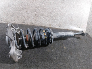 стойка передняя правая Audi A6 4B/C5 (1997 - 2001), 1.8 л., Ti, бензин, 5МКПП, 3B0413031A