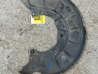 защитный кожух тормозного механизма Volkswagen Passat B6 (2005 - 2010), 2.0 л., TDi, дизель, 1K0615312F