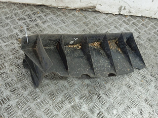 воздуховод (дефлектор) радиатора Mazda 6 GG (2002 - 2005), 2.0 л., cTDi, МКПП, GJ6A56253