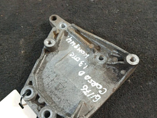 кронштейн компрессора кондиционера Opel Corsa D [рестайлинг] (2010 - 2011), 1.3 л., CDTi, A 13 DTC, дизель, 5МКПП, 55567925