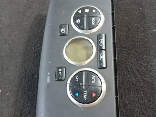 блок управления печки / климат-контроля Nissan Tiida C11 (2004 - 2008), 27500-EM00A