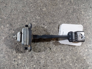 ограничитель открывания двери Skoda Octavia 2 поколение (A5) 2007