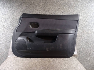 обшивка двери передняя правая Nissan Tiida C11 (2004 - 2008)