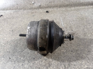 подушка крепления двигателя Volkswagen Passat B5 [рестайлинг] (2000 - 2005), 1.8 л., Ti, AWM, бензин, 5МКПП, передний привод, 8D0199379R, 8D0199382L