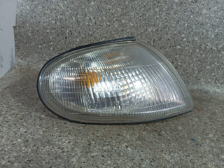 поворотник правый Hyundai Lantra J2 (1995 - 1998)