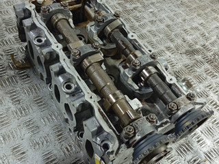 головка блока цилиндров Volkswagen Passat B5 (1996 - 2001), 2.3 л., i, AGZ, бензин, АКПП, 071103373