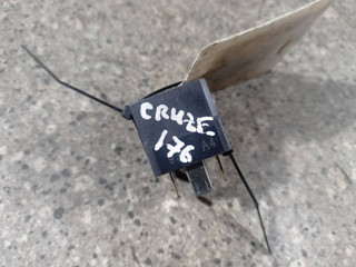 реле (прочие) Chevrolet Cruze 1 поколение (2009 - 2012), 2.0 л., VCDi, дизель, 13500119
