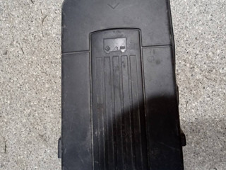крышка аккумулятора Skoda Superb 2 поколение [рестайлинг] (2013 - 2015), 2.0 л., TDi, лифтбэк, передний привод, 3C0915443A