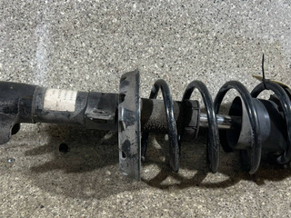 стойка передняя правая Opel Astra G (1998 - 2009), 1.8 л., i, 90576824