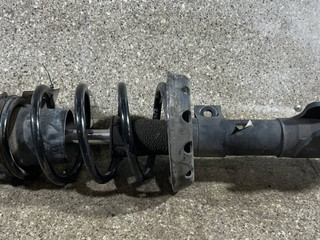 стойка передняя левая Opel Astra G (1998 - 2009), 1.8 л., i, 90576823