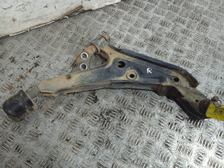 рычаг передний правый Nissan Primera P10 (1990 - 1997), 1.6 л., бензин