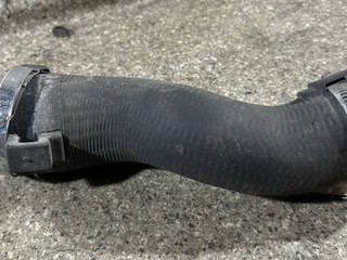 патрубок интеркулера Hyundai i30 GD (2012 - 2015), 1.4 л., CRDi, D4FC, дизель, 6МКПП, 28274-2A770