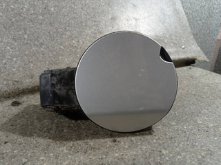 лючок топливного бака Renault Megane 3 поколение (2008 - 2014), 1.6 л., бензин, МКПП, универсал, 9873M0010
