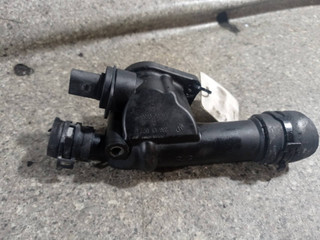 фланец (тройник) системы охлаждения Volkswagen Caddy 3 поколение (2004 - 2010), 1.9 л., TDi, BLS, дизель, МКПП, 03G121132B