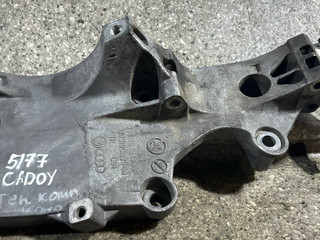 кронштейн генератора Volkswagen Caddy 3 поколение (2004 - 2010), 1.9 л., TDi, BLS, дизель, МКПП, 038903143AF