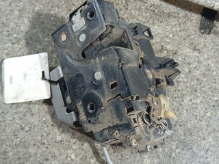 замок двери передней правой Audi A6 4B/C5 [рестайлинг] (2001 - 2004)