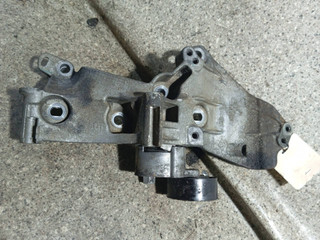кронштейн генератора Renault Laguna 3 поколение (2007 - 2012), 1.5 л., DCi, K9K 780, дизель, 6МКПП, 8200669495