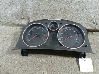 щиток приборов (приборная панель) Opel Zafira 2 поколение (B) (2005 - 2008), 2.0 л., CDTi, дизель, МКПП, 13225988