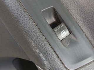 кнопка стеклоподъемника двери Volkswagen Tiguan 1 поколение (2007 - 2011)