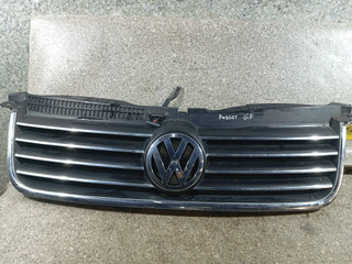 решетка радиатора Volkswagen Passat B5 [рестайлинг] (2000 - 2005), 3B0853651L