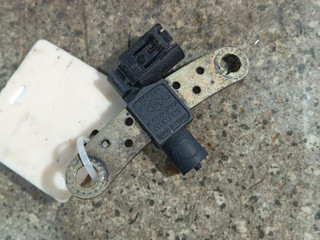 датчик коленвала Renault Scenic 2 поколение (2003 - 2006), 1.6 л., K4M 782, бензин, МКПП, 8200468645