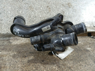 корпус термостата Peugeot 207 1 поколение (2006 - 2009), 1.4 л., 8FS (EP3), бензин, МКПП