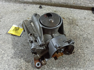 насос масляный Peugeot 207 1 поколение (2006 - 2009), 1.4 л., 8FS (EP3), бензин, МКПП, V757601280