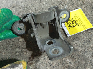 петля двери Renault Scenic 3 поколение (2009 - 2012)