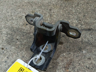 петля двери Renault Scenic 3 поколение (2009 - 2012)